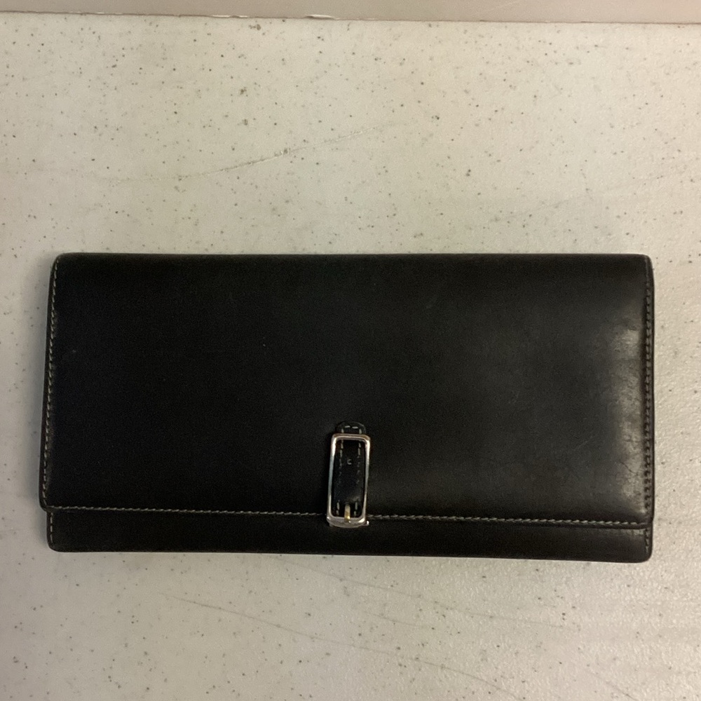 Coach Vintage Black Leather Wallet with Silver Clasp
